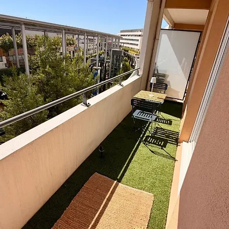 Le Polygone T2 Chic Avec Terrasse Coeur De *